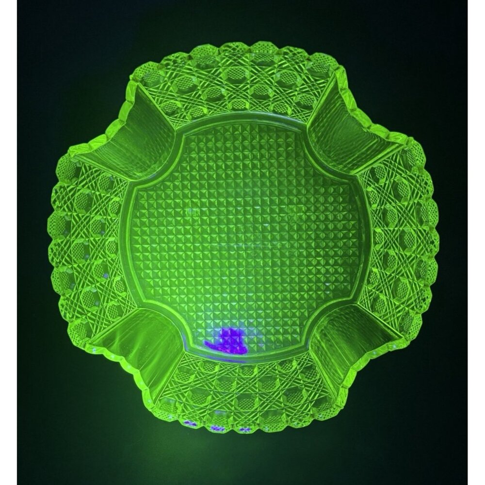 Vtg Uranium RARE Glass Opalescent Green Yellow Imperial Bowl 10" Centerpiece EUC